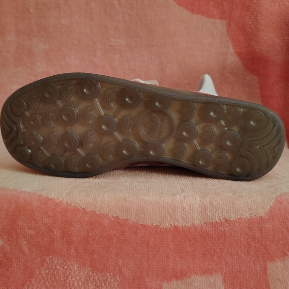 EXCLUSIVE - Hello Kitty 50th Anniversary Women's Adidas Sneakers - (7 1/2 US) - Picture 12 of 12